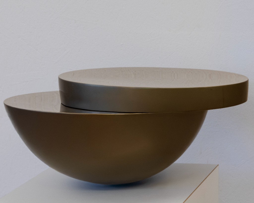 Bronze bowl with wooden lid